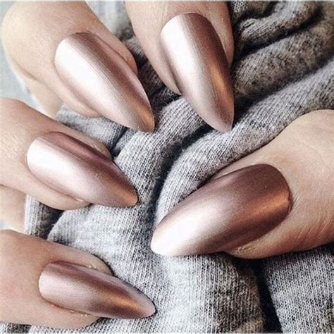 10 Couleurs De Vernis à Adopter Cet Automne Unhas Bonitas Unhas Cromadas Unhas Desenhadas