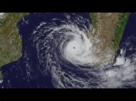 Tropical Cyclone Freddy Rapidly Intensifies Again Youtube