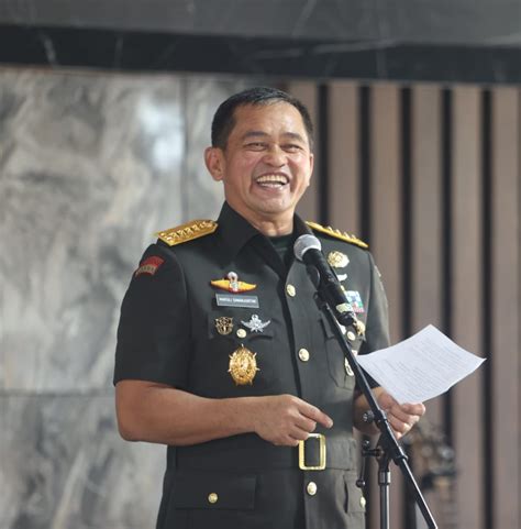 Kasad Pimpin Sertijab Mantan Danpaspampres Jabat Pangdam V Brawijaya