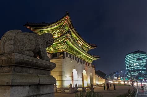 Palace entrance in Seoul, South Korea : CityFans