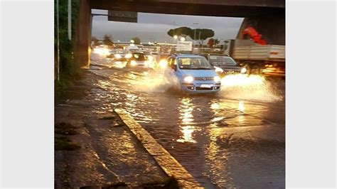 Maltempo Strade E Sottopassi Allagati Pesanti Disagi Al Traffico