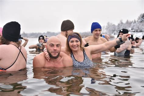 Zimna woda zdrowia doda czyli morsowanie w Mysłowicach Zobacz zdjęcia