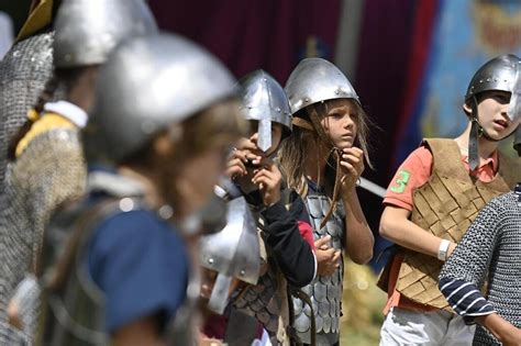 EN IMAGES Fête des remparts à Dinan les tops et flops de lédition