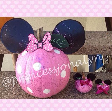 Minnie Mouse Pumpkin Painting