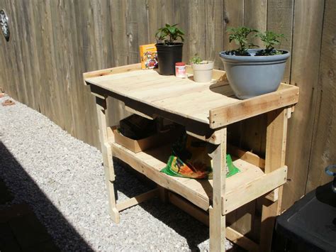 Simple Pallet Potting Bench Work Bench 1001 Pallets