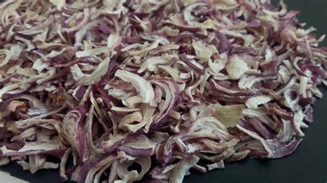 Natural Sun Dried Dehydrated Red Onion Flakes For Human Consumption