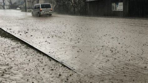 Deszcz zalewał piwnice Interwencje po środowych opadach TVN Meteo