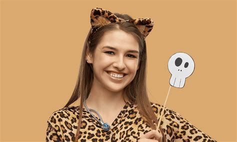 13 Spooktacular Halloween Costumes For Nurses Careerstaff Unlimited