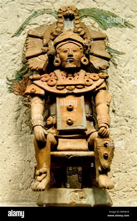 Escultura De Arcilla Hechos A Mano Por La Cultura Maya De La Isla