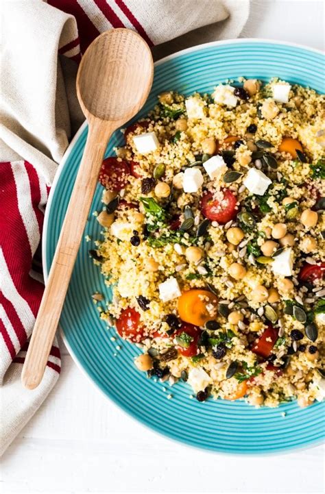 Recette salade de couscous aux pois chiches légumes et feta Marie Claire