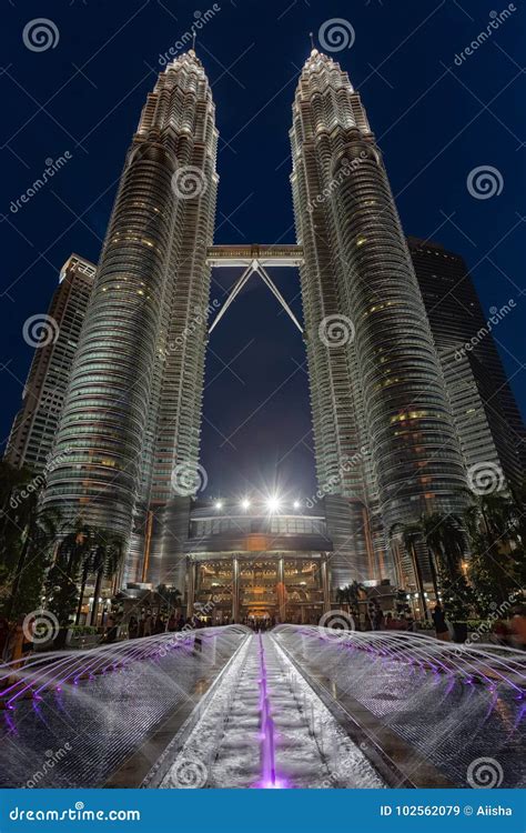 Tours Jumelles Et Suria Klcc De Petronas Image Stock Ditorial Image