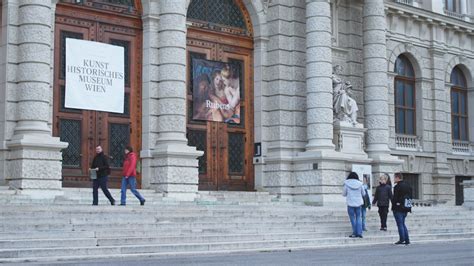 AUSTRIA, VIENA - 6 SEPT 2017: Kunsthistorisches Museum in Vienna ...