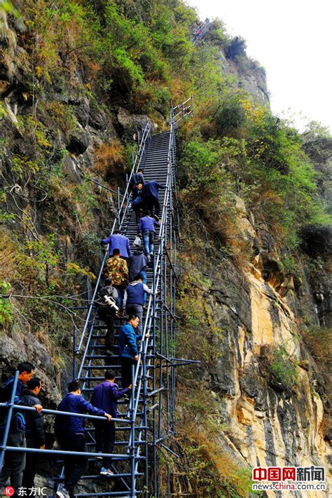 四川凉山“悬崖村”藤梯变钢梯 险道将成旅游景区 新闻中心 中国网