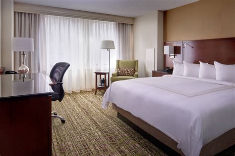 Hotel Near Cleveland Stadium| Marriott Downtown at Key Tower