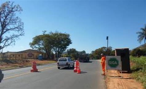 Trecho Da Mg 050 Em Formiga Opera Em ‘pare E Siga Até Novembro