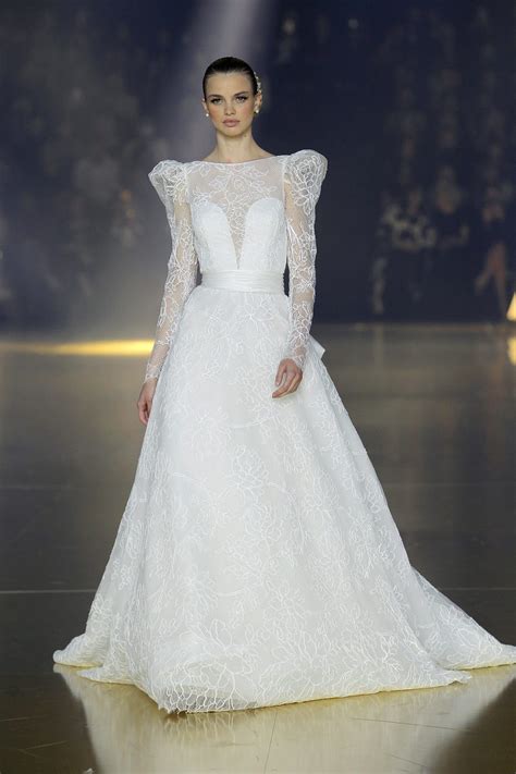 Tendencias En Vestidos De Novia Para El Desde La Bbfw Novias