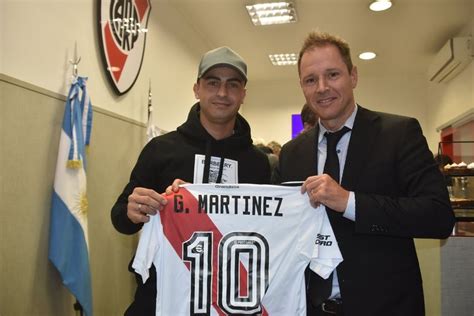 Pity Mart Nez Volvi A River Y Enloqueci A Los Hinchas