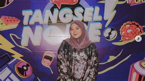 Biodata Fadhilah Intan Penyanyi Asli Lagu 'Dawai' yang Viral di TikTok, Guru Ngaji Asal Surabaya ...