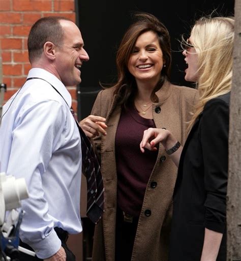 SVU cast on set 2010/11 - Law and Order SVU Photo (30658690) - Fanpop