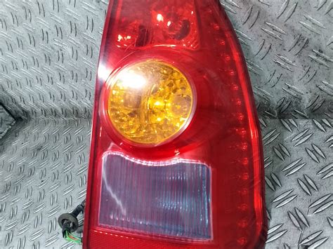 LAMPA TYLNA PRAWA MITSUBISHI SPACE STAR I 98 04 MR913174 MR913174