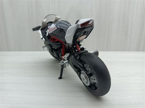 全新盒裝~112~川崎 Kawasaki H2r 白紅色 有聲光 重型機車模型 書籍、休閒與玩具 玩具、公仔、桌遊在旋轉拍賣