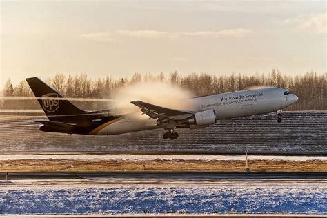 UPS Cargo Plane | Air cargo, United parcel service, Air photo