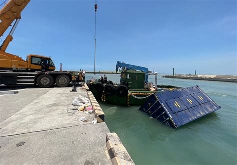 天使輪大量貨櫃漂流 高雄港增加作業船隻打撈 地方 中央社 Cna