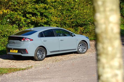 Hyundai Ioniq Electric Premium Se Review Greencarguide