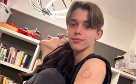 Felipe Fort y su novia se hicieron el tatuaje más raro de la historia