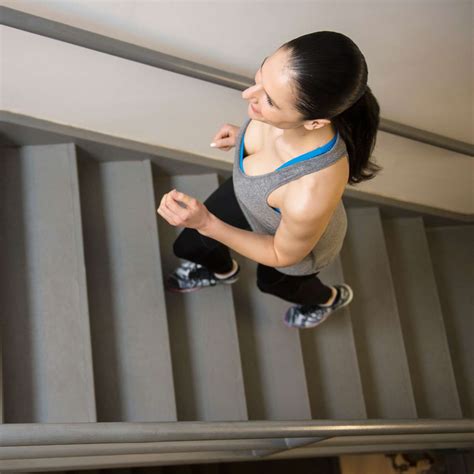 You Can Do This 15 Minutes Of Stair Work Out At Home