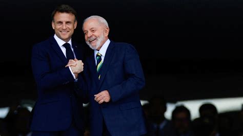 Au Brésil Macron et Lula affichent leur complicité malgré quelques