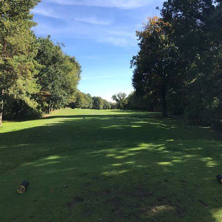 Golf Du Chateau De La Chouette Gaillon Sur Montcient Ce Qu Il