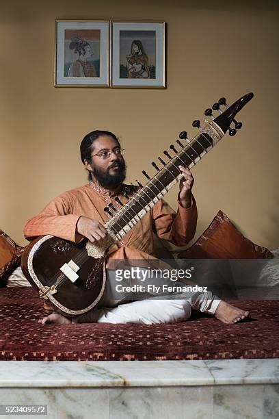 Indian Sitar Photos And Premium High Res Pictures Getty Images