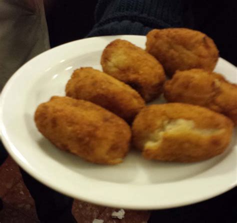 madrid tapas crawl    eat savored journeys