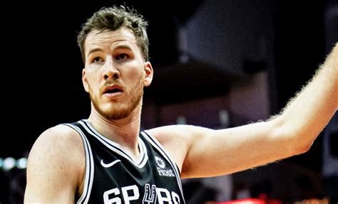 Jakob Poeltl Vuelve Al Equipo Donde Comenz Su Carrera Nba