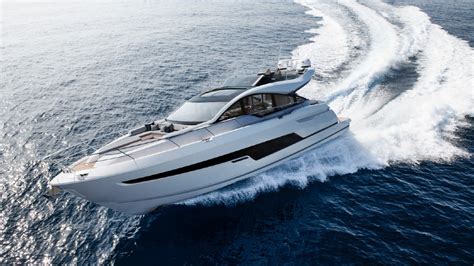 This Light-Filled 65-Foot Yacht Is One of UK Boatbuilder Fairline’s ...