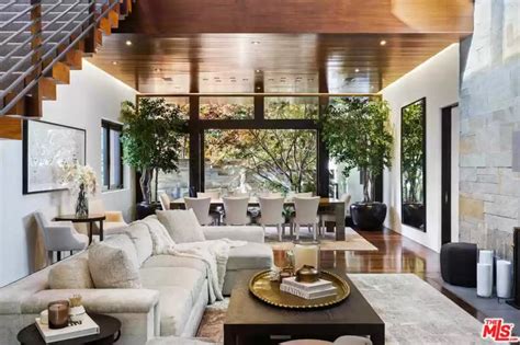 Matt Damon Finds Buyer For 179m La Estate After Price Cut