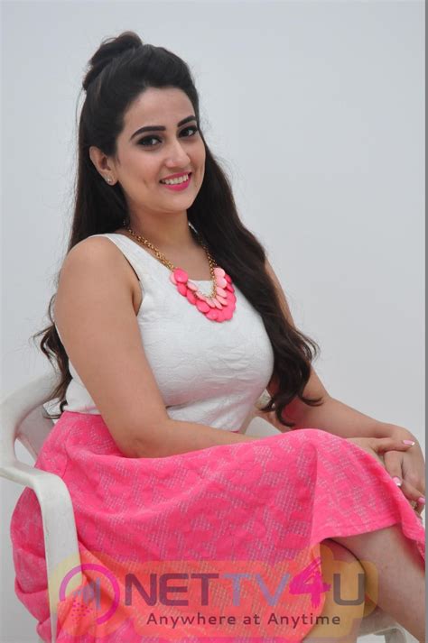 Telugu Anchor Manjusha New Gorgeous Photos Galleries Hd Images