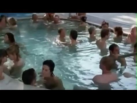 Desnudarse en público y divertirse parte 2 XVIDEOS