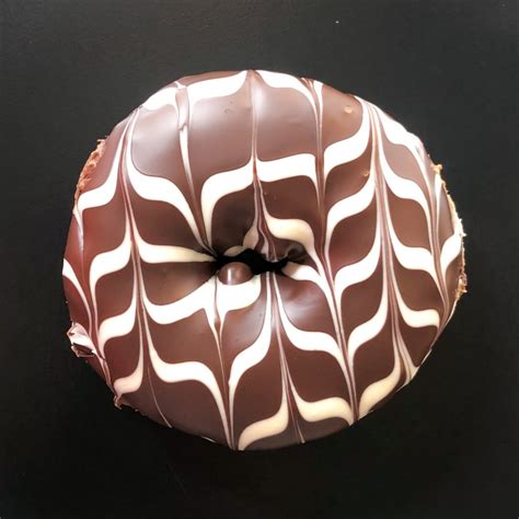 Le Donut De La Semaine Chocolats Noir Et Blanc Hello Brooklyn Lyon