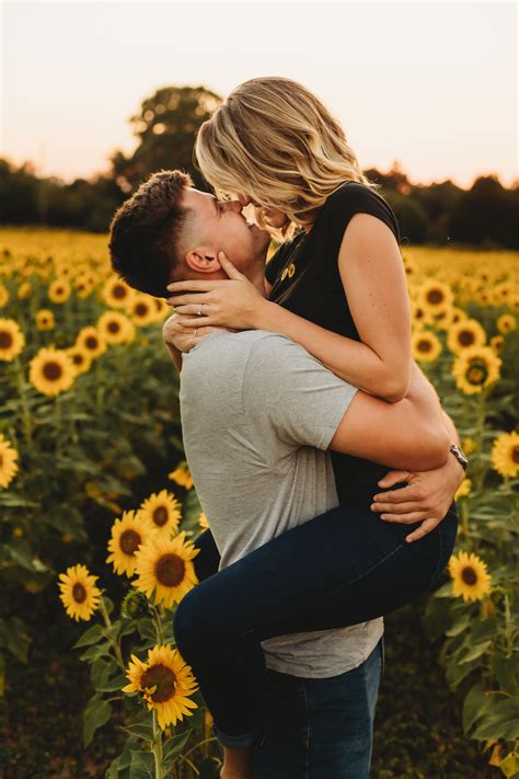 Sunflower Engagement Session At Sunset In Ottawa Artofit