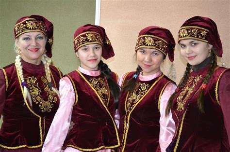 Сибирские татары в национальной одежде (72 фото)