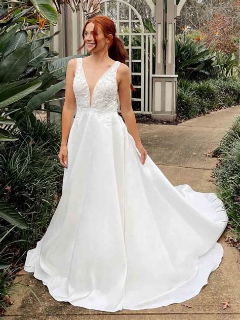 Essense Of Australia D La Bella Sposa