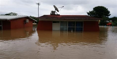 Comunidades De Minatitlán Inundadas Se Dificulta La Llegada De Apoyo