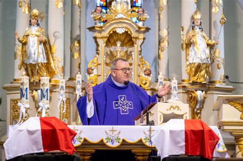 Uroczysto Ci Pogrzebowe O Nierzy Wojska Polskiego W Grucie