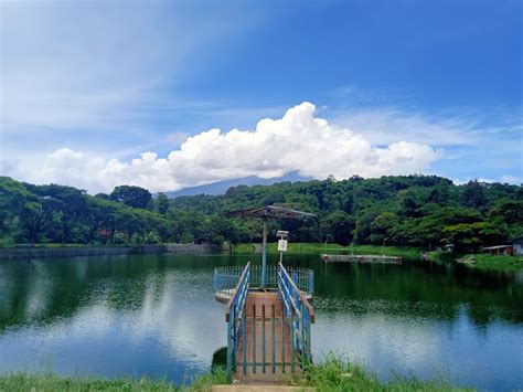 Eksplorasi Keindahan Dan Ketenangan Di Danau Yang Memukau Yang Berada