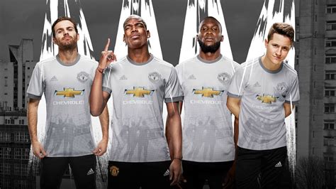 Official Manchester United Third Kit 201718 Youtube