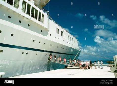passengers boarding cruise ship stock photo alamy
