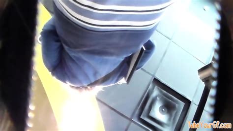 Mature Coworker In Line Getting Lunch Upskirt