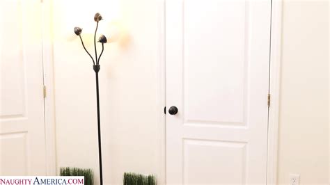 Tetona MILF Engaña En Marido Con Bbc Extraño McKenzie Lee